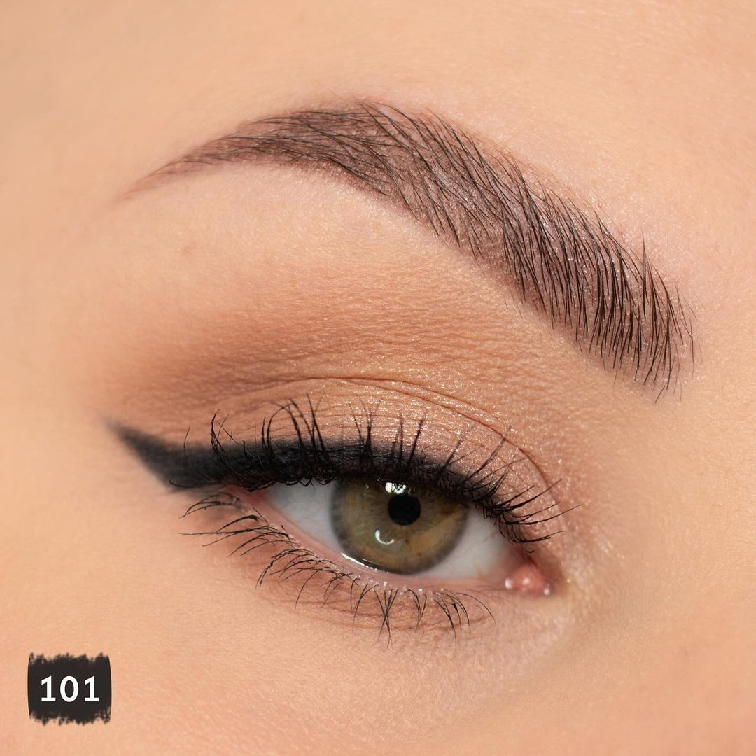Tattoo Gel Eyepencil – Lápiz de ojos en gel de larga duración.