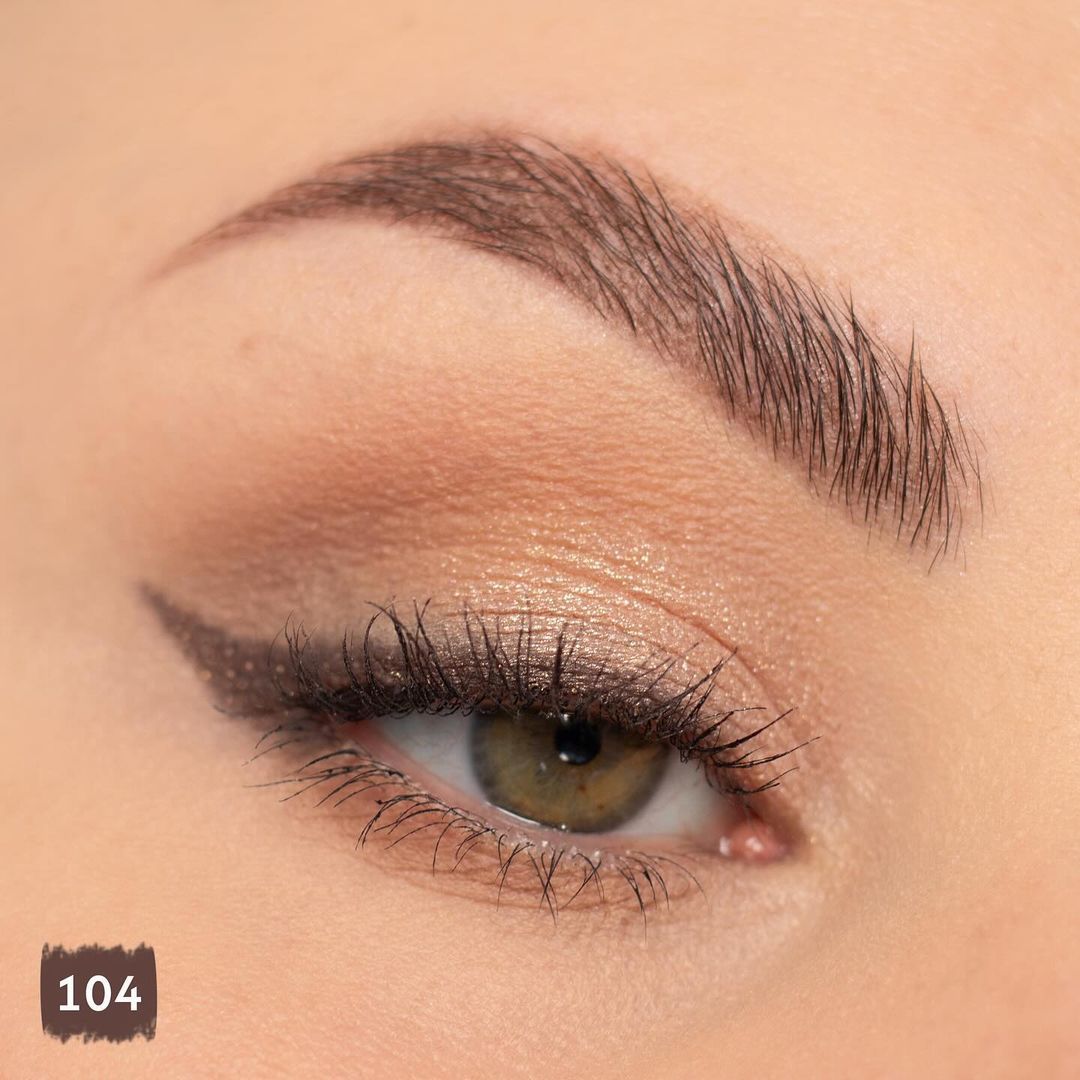 Tattoo Gel Eyepencil – Lápiz de ojos en gel de larga duración.