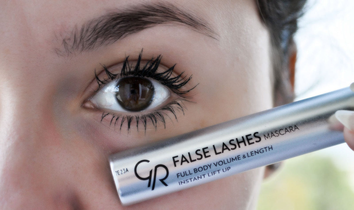 False Lashes Mascara - Máscara de pestañas efecto pestañas postizas.