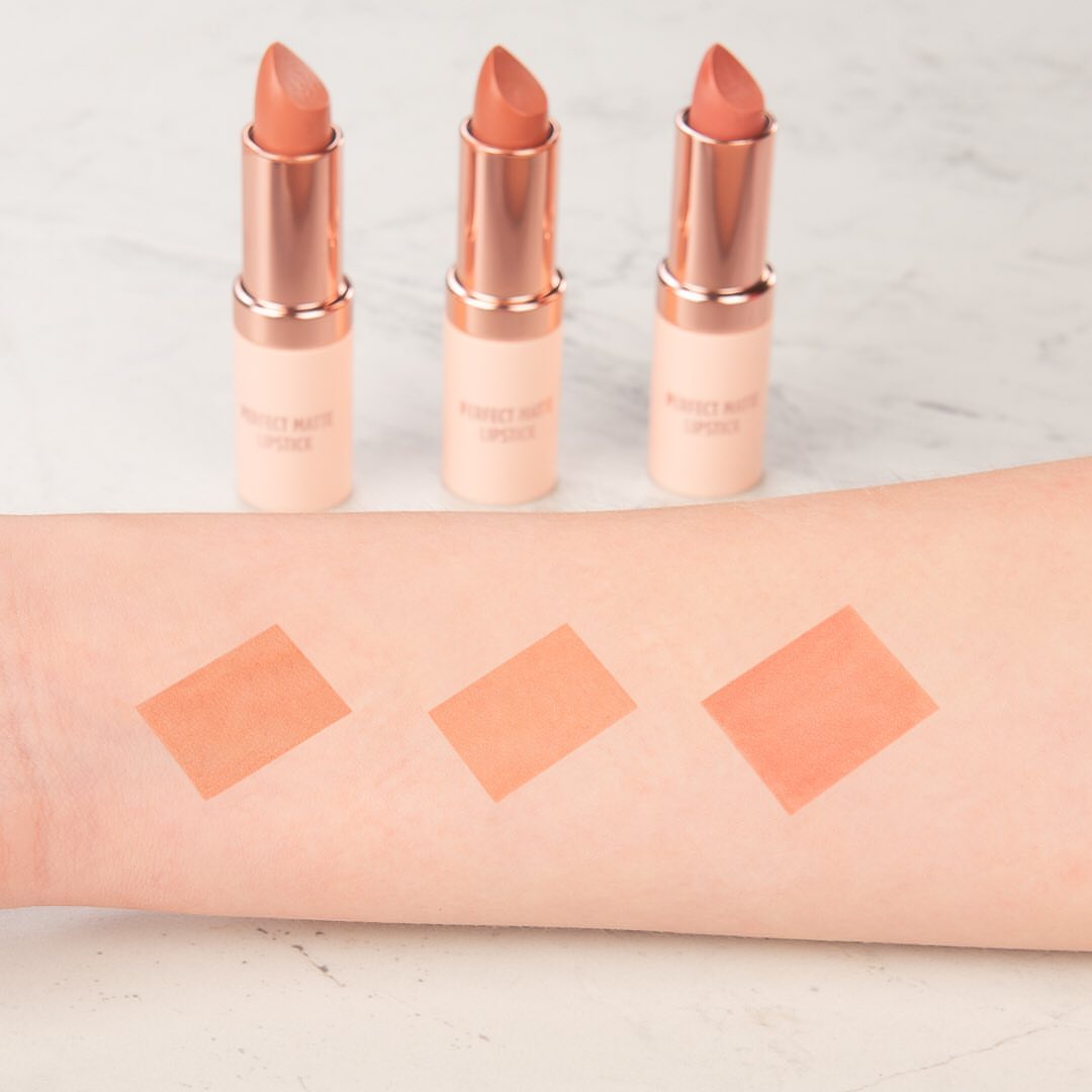 Nude Look Perfect Matte Lipstick – Labial mate Golden Rose