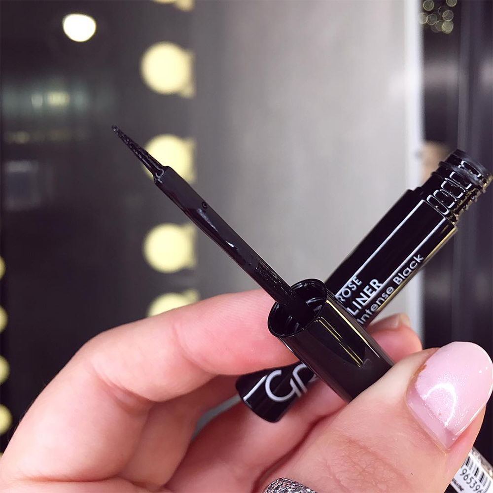 Smart Liner Matte and Intense Black Eyeliner - Eyeliner líquido negro mate