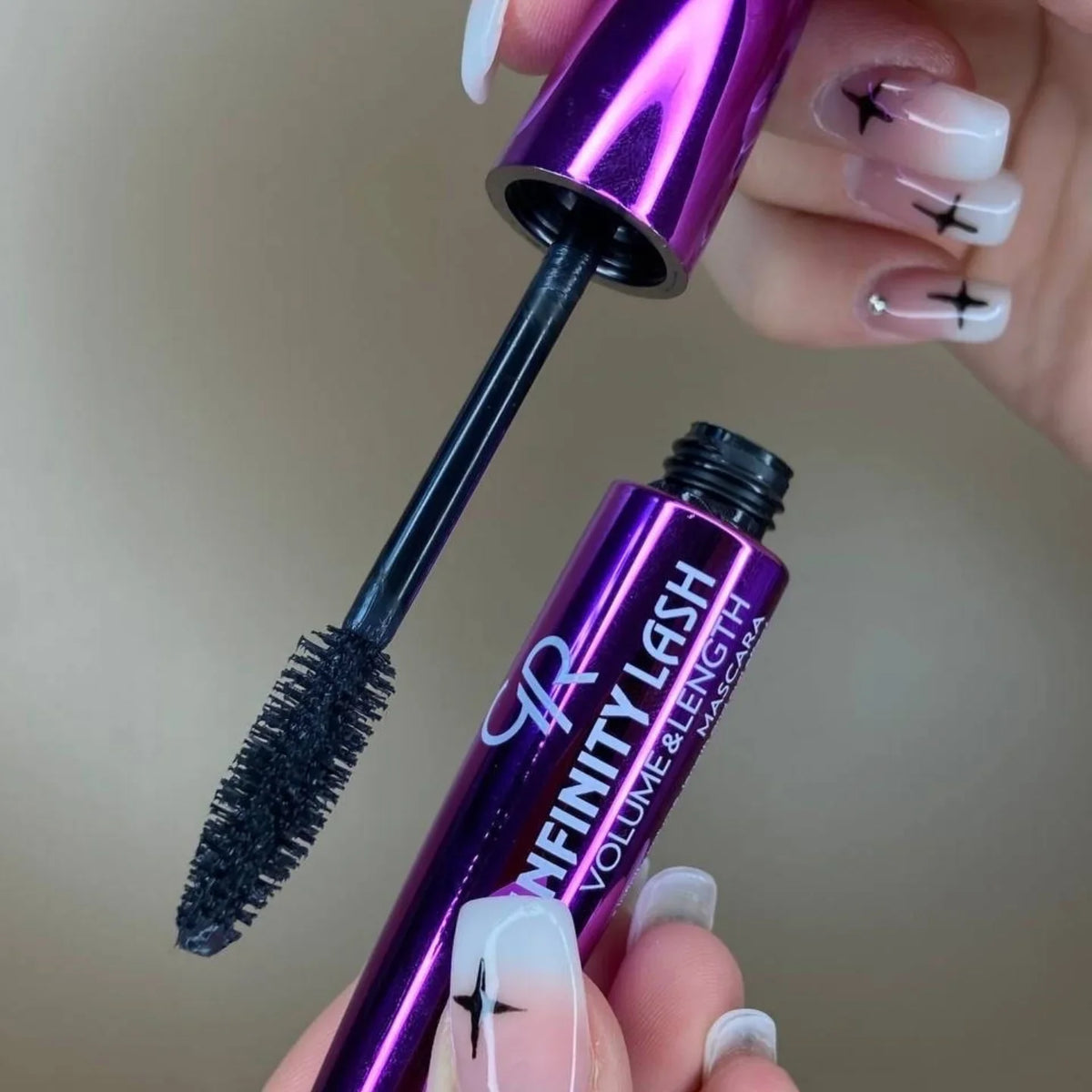 Infinity Lash Volume and Length Mascara - Máscara de pestañas volumen y longitud